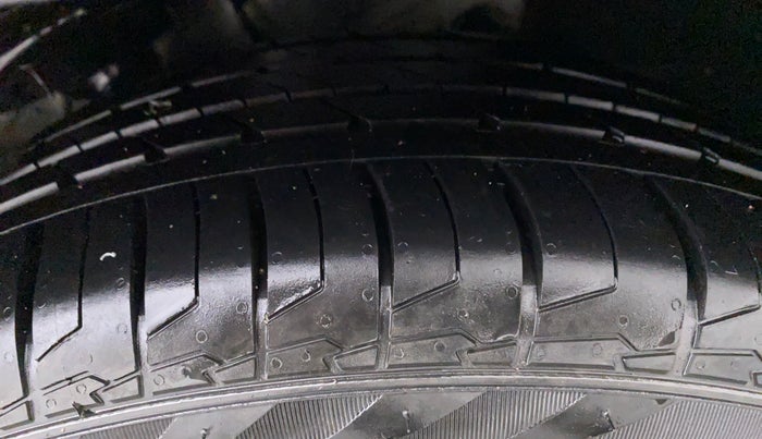 2018 Hyundai Creta 1.6 SX (O) CRDI, Diesel, Manual, 60,805 km, Right Front Tyre Tread