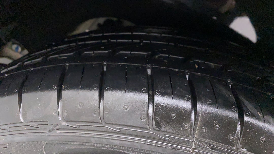 Left Rear Tyre Tread