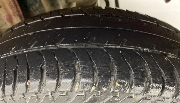 2014 Maruti Alto K10 LXI P, Petrol, Manual, 27,535 km, Left Rear Tyre Tread