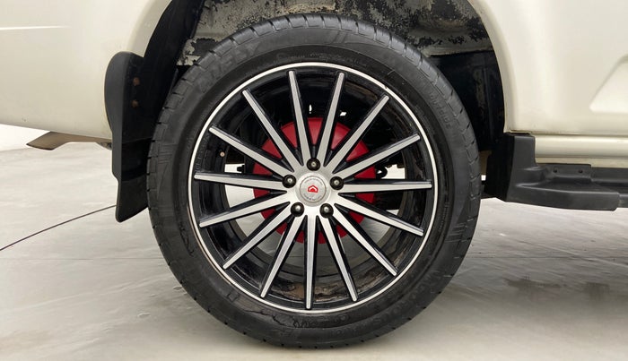 2020 Mahindra Scorpio S9, Diesel, Manual, 41,925 km, Right Rear Wheel