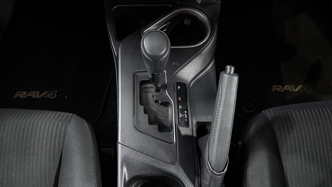 2017 Toyota RAV4 Gx (4x4), Automatic, 81238 km, Gear Lever 
