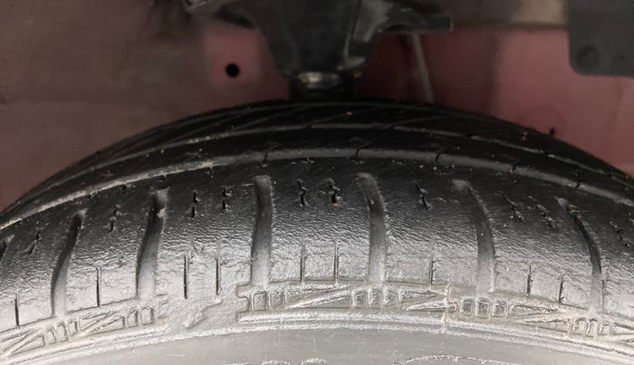 2018 Hyundai Eon ERA +, Petrol, Manual, 53,052 km, Right Front Tyre Tread