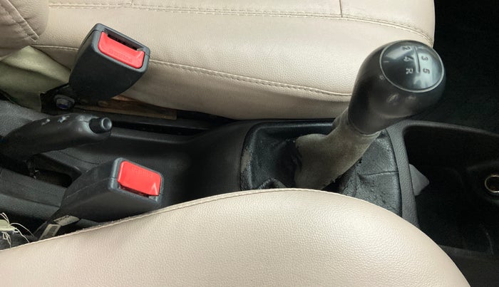 2018 Hyundai Eon ERA +, Petrol, Manual, 53,052 km, Gear lever - Boot cover slightly torn
