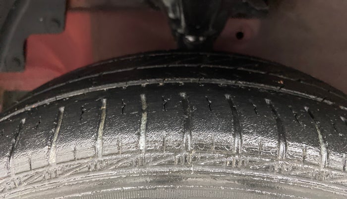2018 Hyundai Eon ERA +, Petrol, Manual, 53,052 km, Left Front Tyre Tread