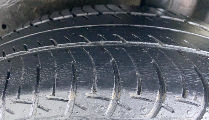 2017 Maruti Celerio VXI d, Petrol, Manual, 26,125 km, Left Rear Tyre Tread