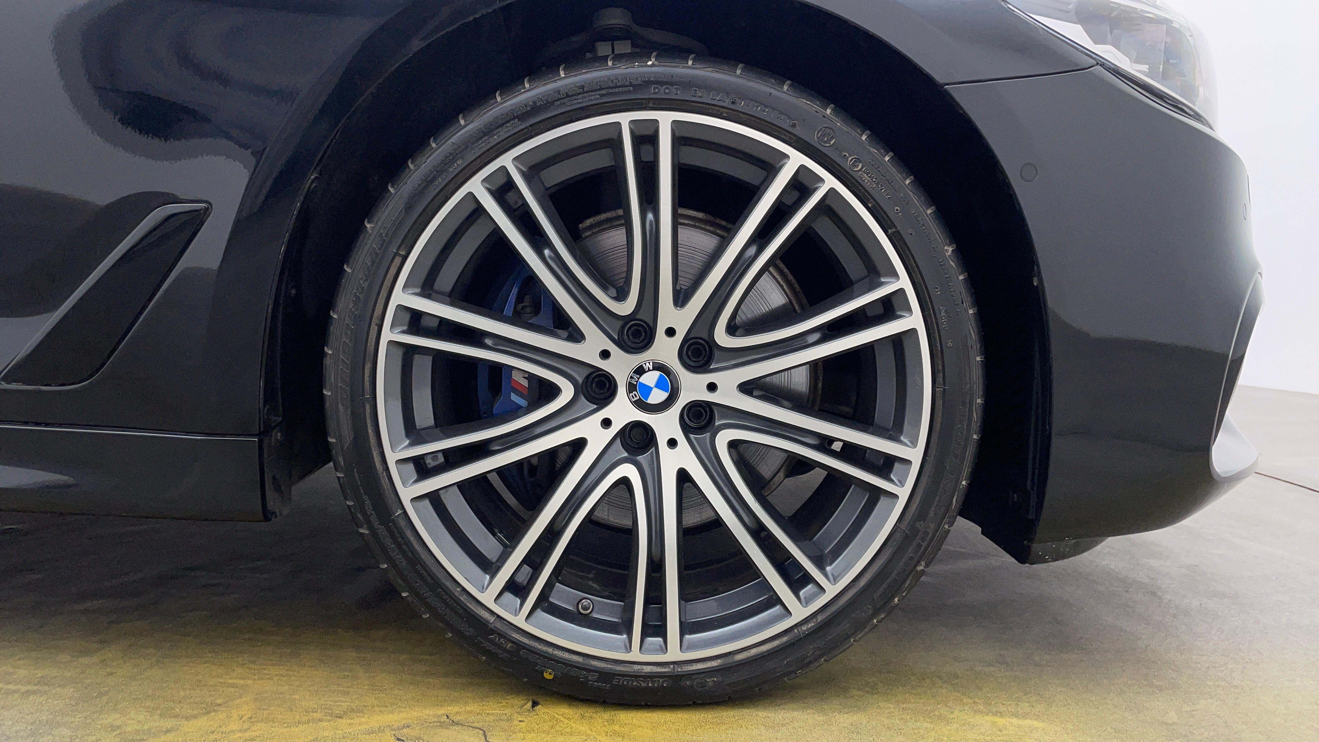 BMW 5 Series-Right Front Tyre
