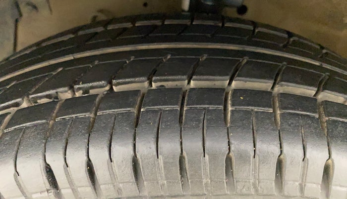 2012 Maruti Swift VDI, Diesel, Manual, 80,812 km, Left Front Tyre Tread