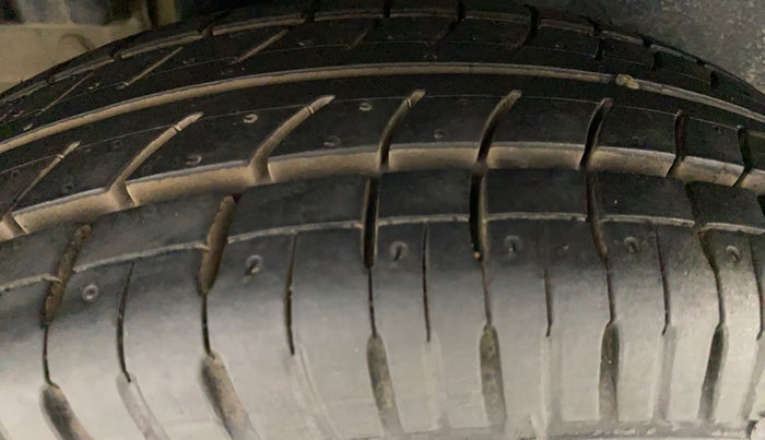 2012 Maruti Swift VDI, Diesel, Manual, 80,812 km, Right Rear Tyre Tread