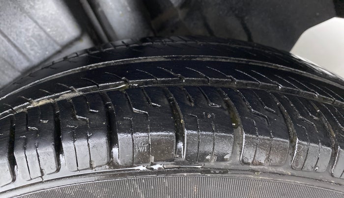 2018 Maruti Dzire VDI, Diesel, Manual, 90,122 km, Left Rear Tyre Tread