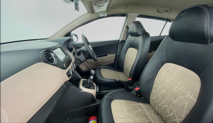 2018 Hyundai Grand i10 SPORTZ (O) 1.2 KAPPA VTVT, CNG, Manual, 38,086 km, Right Side Front Door Cabin