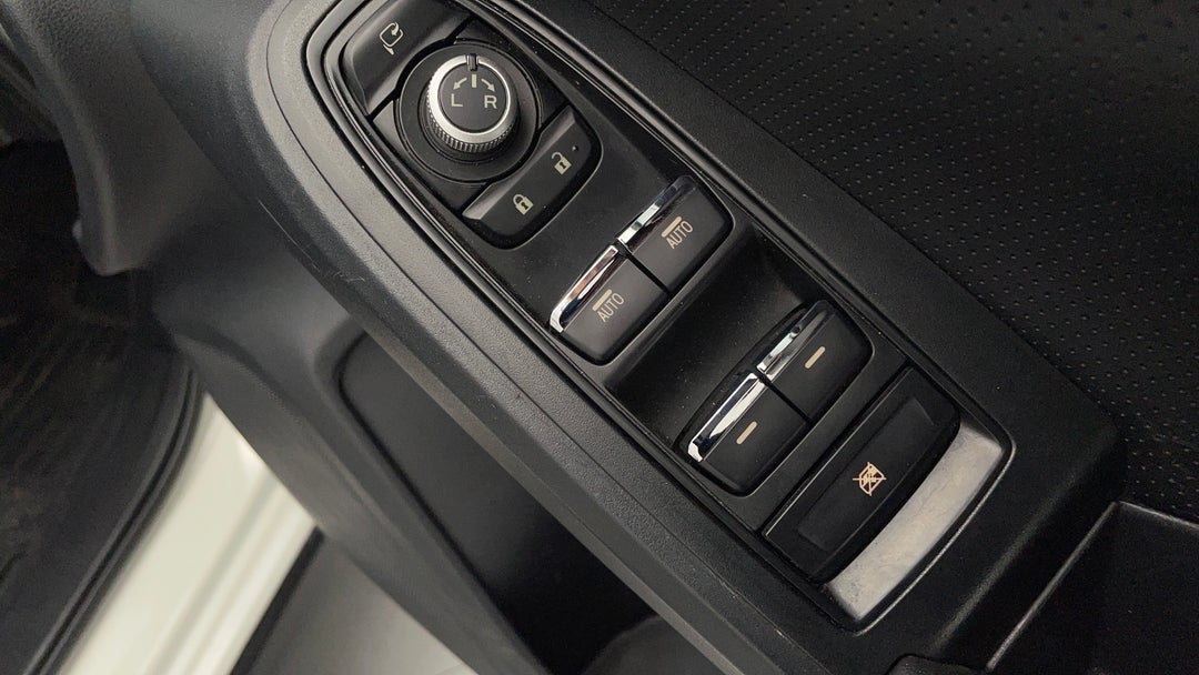 2018 Subaru XV 2.0i-s, Automatic, 99069 km, Drivers Side Door Panel Controls