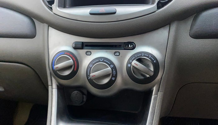 2013 Hyundai i10 MAGNA 1.2, Petrol, Manual, 1,07,819 km, Dashboard - Air Re-circulation knob is not working
