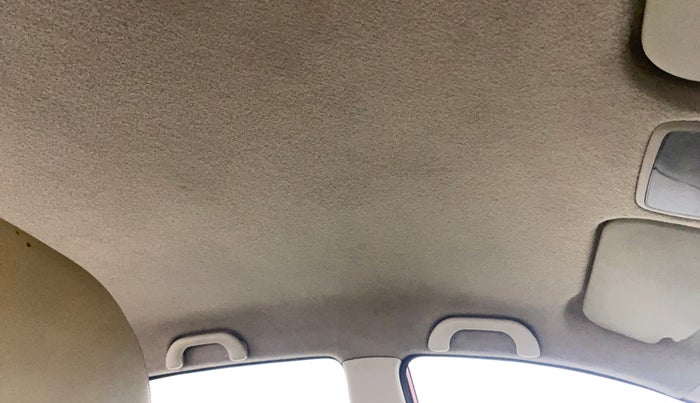 2013 Hyundai i10 MAGNA 1.2, Petrol, Manual, 1,07,746 km, Ceiling - Roof lining is slightly discolored