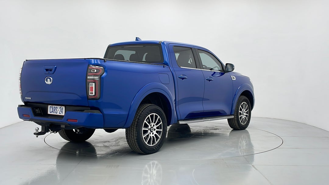 Right Back Diagonal (45- Degree) View