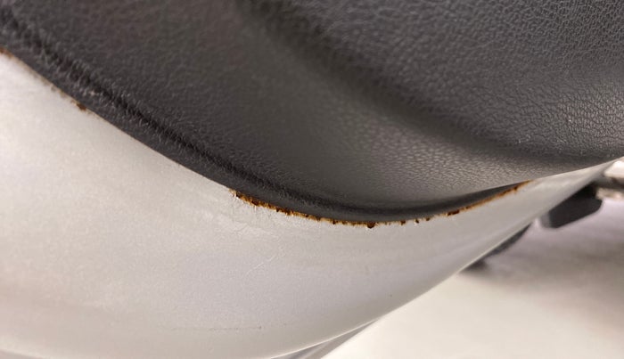 2016 Renault Kwid 1.0 RXT, Petrol, Manual, 29,597 km, Front passenger door - Slight discoloration