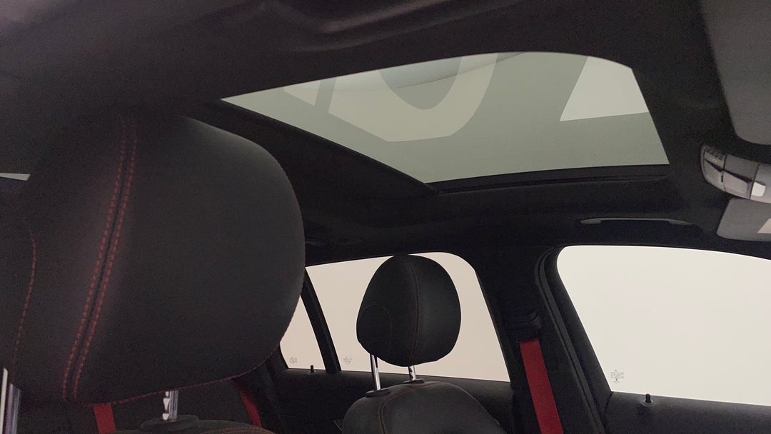 Interior Sunroof/Moonroof