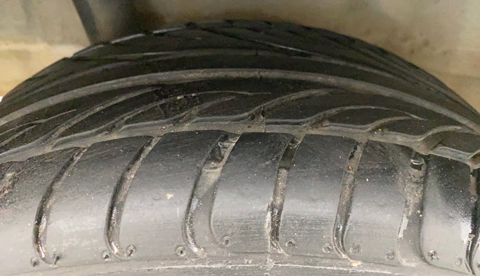 2012 Honda Brio S MT, Petrol, Manual, 66,434 km, Right Rear Tyre Tread