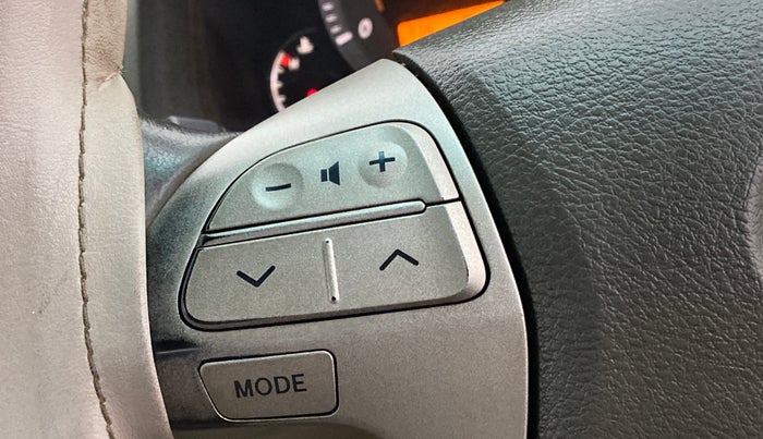 2010 Toyota Corolla Altis G PETROL, Petrol, Manual, 85,954 km, Steering wheel - Sound system control not functional