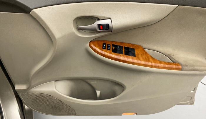 2010 Toyota Corolla Altis G PETROL, Petrol, Manual, 85,954 km, Driver Side Door Panels Control