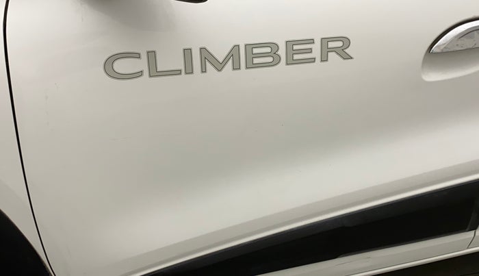2021 Renault Kwid CLIMBER 1.0 AMT (O), Petrol, Automatic, 27,838 km, Front passenger door - Slightly dented
