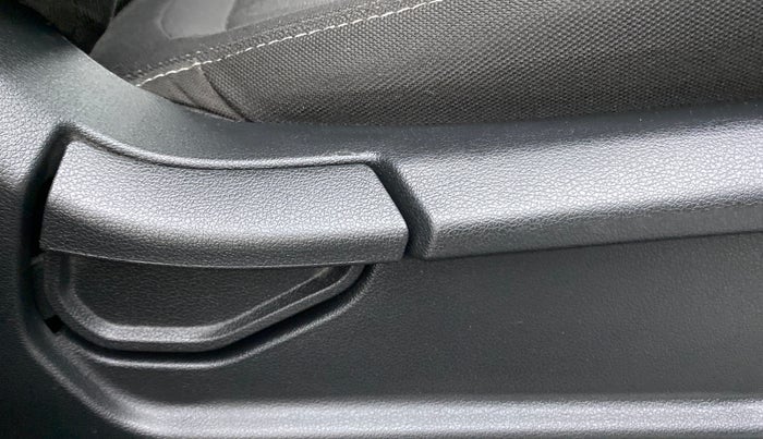 2020 Hyundai VENUE S MT 1.2 KAPPA, Petrol, Manual, 14,081 km, Driver Side Adjustment Panel