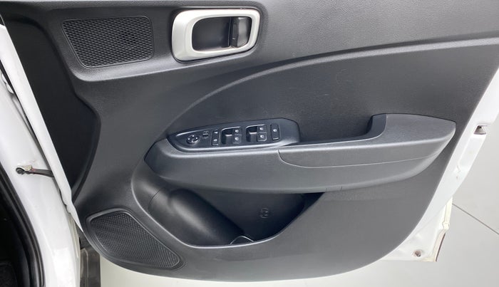 2020 Hyundai VENUE S MT 1.2 KAPPA, Petrol, Manual, 14,081 km, Driver Side Door Panels Control