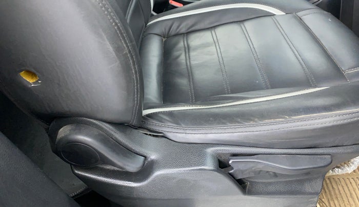 2018 Tata Hexa Varicor 400 XM, Diesel, Manual, 56,381 km, Driver seat - Seat side trim has minor damage