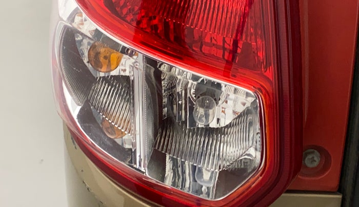 2017 Maruti Ertiga VXI ABS, Petrol, Manual, 54,647 km, Left tail light - Minor scratches