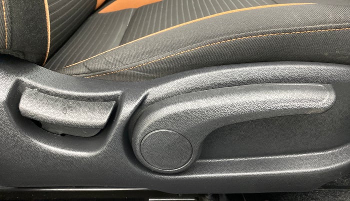 2017 Hyundai Elite i20 ASTA 1.2, Petrol, Manual, 22,008 km, Driver Side Adjustment Panel