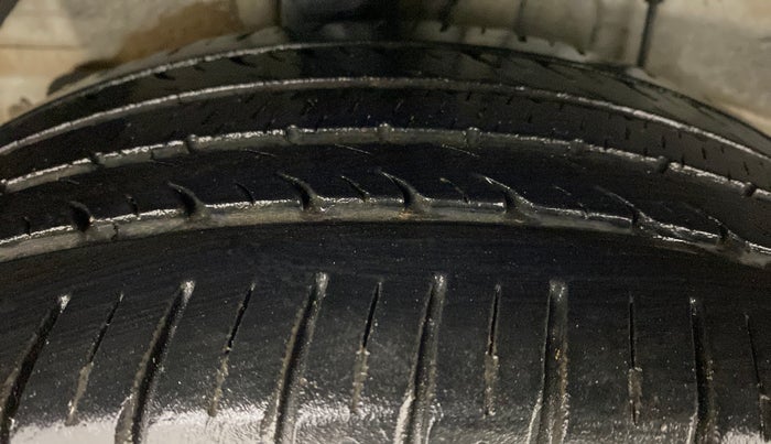 2017 Hyundai Elite i20 ASTA 1.2, Petrol, Manual, 22,008 km, Right Rear Tyre Tread