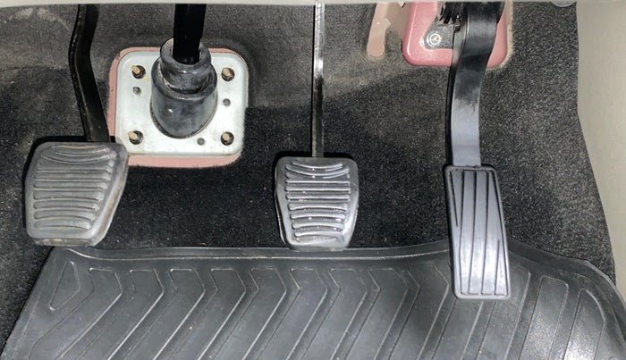 2018 Mahindra MARAZZO M8 7 STR, Diesel, Manual, Pedals
