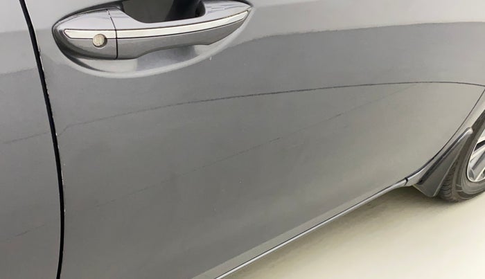 2017 Toyota Corolla Altis VL CVT PETROL, Petrol, Automatic, 86,409 km, Driver-side door - Minor scratches