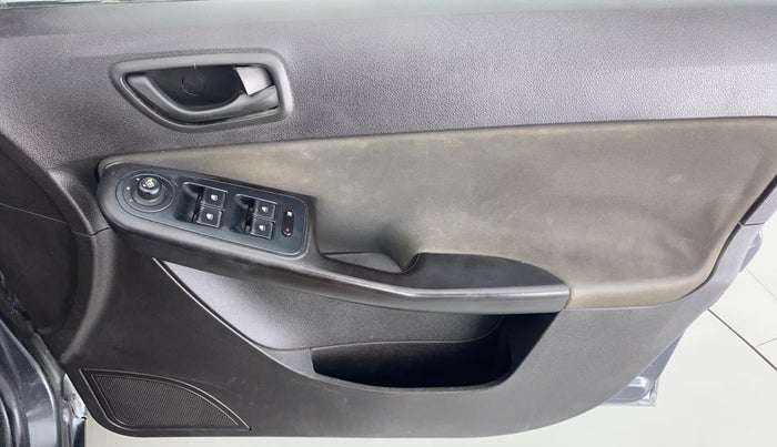 2017 Tata Zest XM RT, Petrol, Manual, 60,308 km, Driver Side Door Panels Control