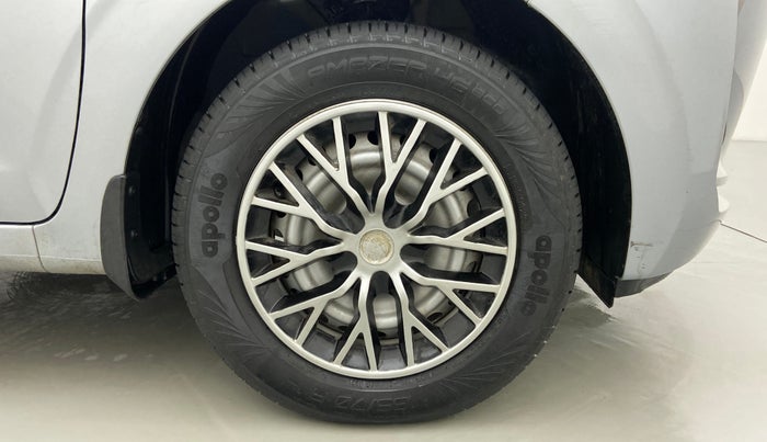 2021 Hyundai GRAND I10 NIOS ERA PETROL, Petrol, Manual, 10,127 km, Right Front Wheel
