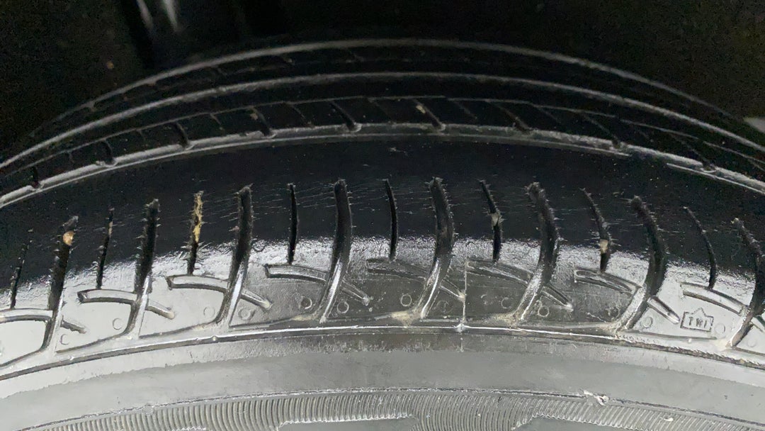 Right Rear Tyre Tread