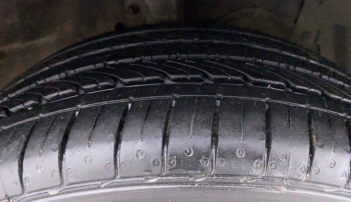 2022 Maruti Ciaz ALPHA 1.5 MT VTVT SHVS, Petrol, Manual, 4,692 km, Right Front Tyre Tread