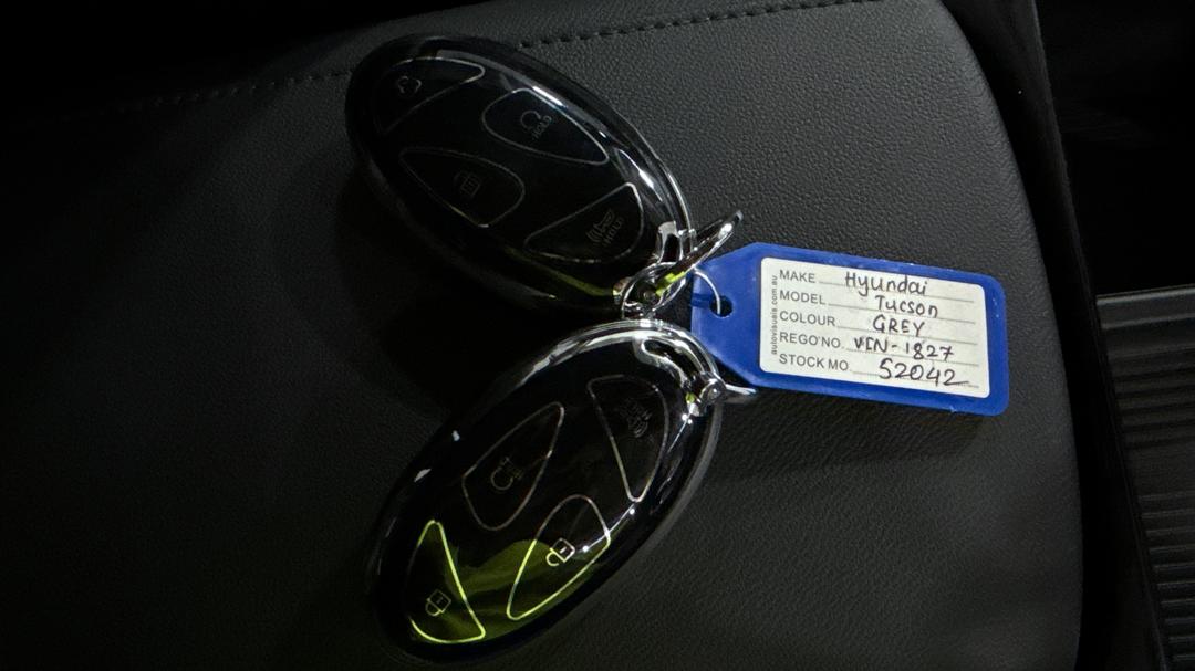 2025 Hyundai Tucson Premium Hybrid (AWD), Automatic, 2546 km, Key Close-up