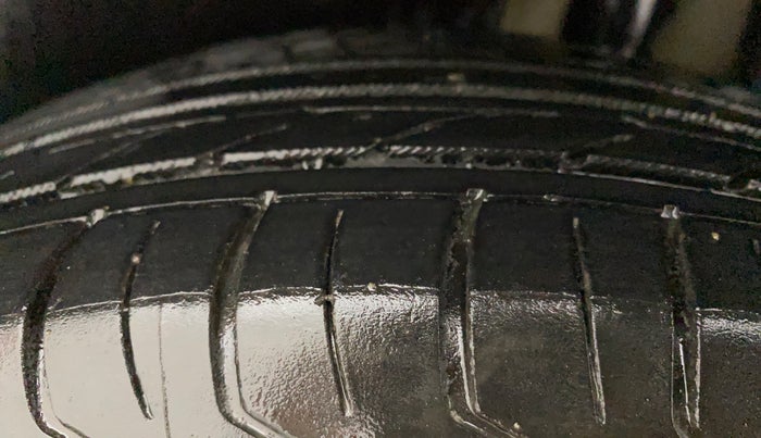 2017 Maruti Dzire VXI, Petrol, Manual, 83,969 km, Left Rear Tyre Tread