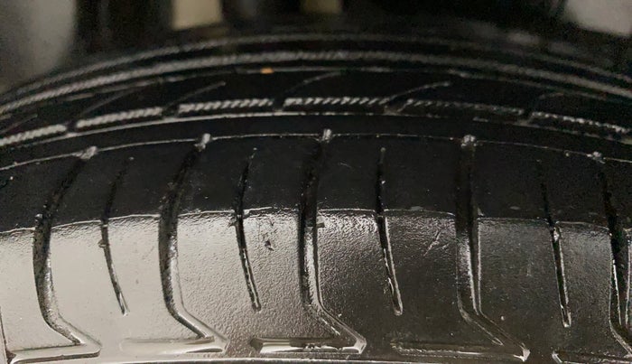 2017 Maruti Dzire VXI, Petrol, Manual, 83,969 km, Right Rear Tyre Tread