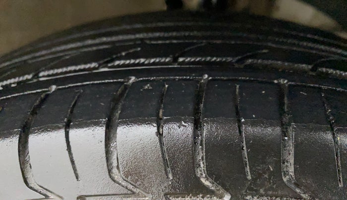 2017 Maruti Dzire VXI, Petrol, Manual, 83,969 km, Right Front Tyre Tread