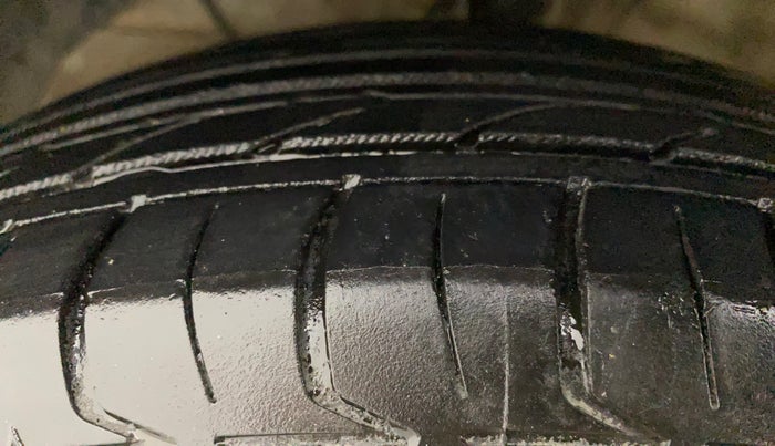 2017 Maruti Dzire VXI, Petrol, Manual, 83,969 km, Left Front Tyre Tread