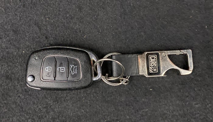 2017 Hyundai Xcent SX 1.2, Petrol, Manual, 54,651 km, Key Close Up