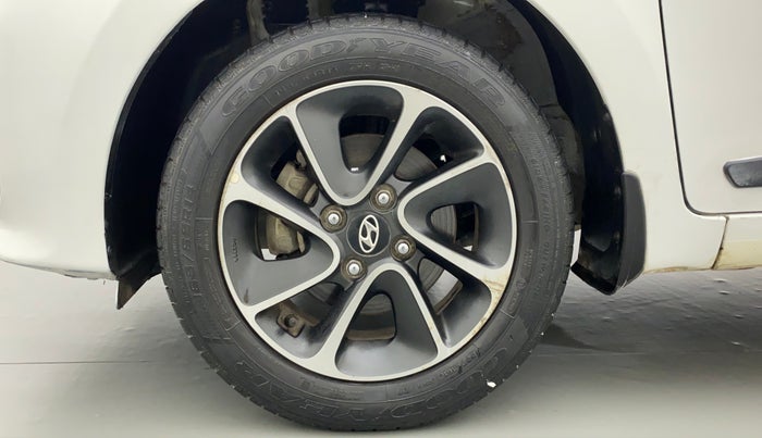 2017 Hyundai Grand i10 SPORTZ (O) 1.2 AT VTVT, Petrol, Automatic, 30,210 km, Left Front Wheel