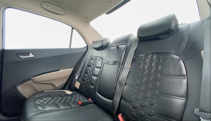 2014 Hyundai Xcent S 1.2 OPT, Petrol, Manual, 34,810 km, Right Side Rear Door Cabin