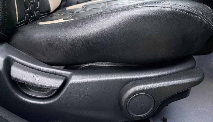 2014 Hyundai Xcent S 1.2 OPT, Petrol, Manual, 34,810 km, Driver Side Adjustment Panel