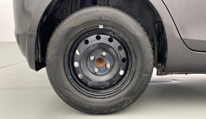 2016 Maruti Swift VXI D, Petrol, Manual, 31,166 km, Right Rear Wheel