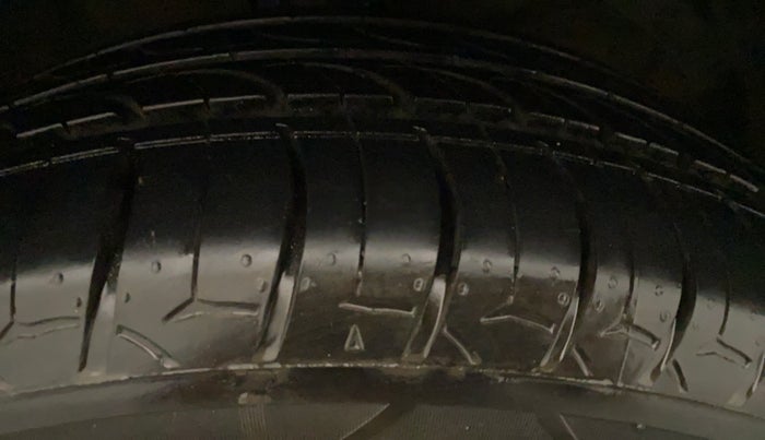 2017 Maruti Baleno ZETA PETROL 1.2, Petrol, Manual, 49,469 km, Right Front Tyre Tread