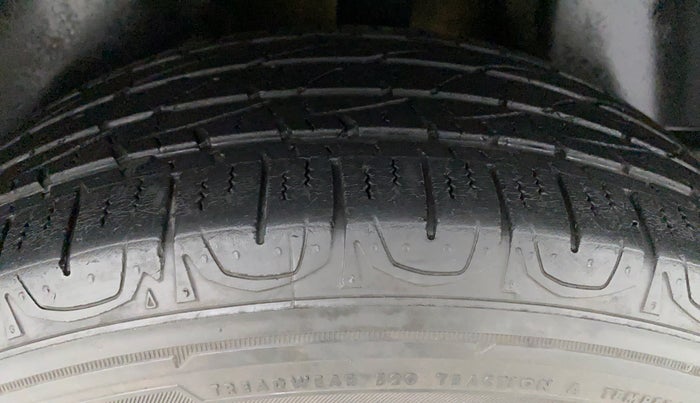 2019 Jeep Compass 1.4 SPORT PETROL, Petrol, Manual, 27,570 km, Left Rear Tyre Tread