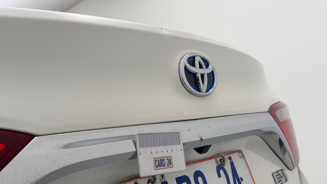 Boot / Tailgate Boot Lid Dent