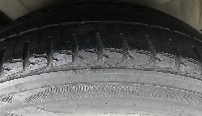2011 Honda City V MT PETROL, Petrol, Manual, 73,793 km, Right Rear Tyre Tread
